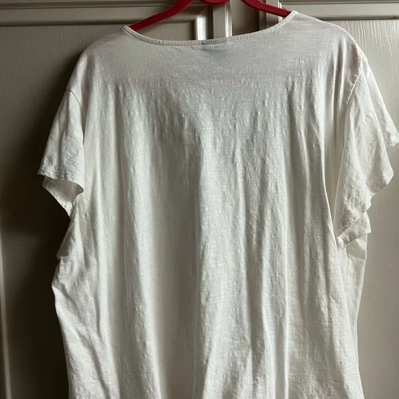 Tulip sleeve top. Plus - Picture 4 of 4